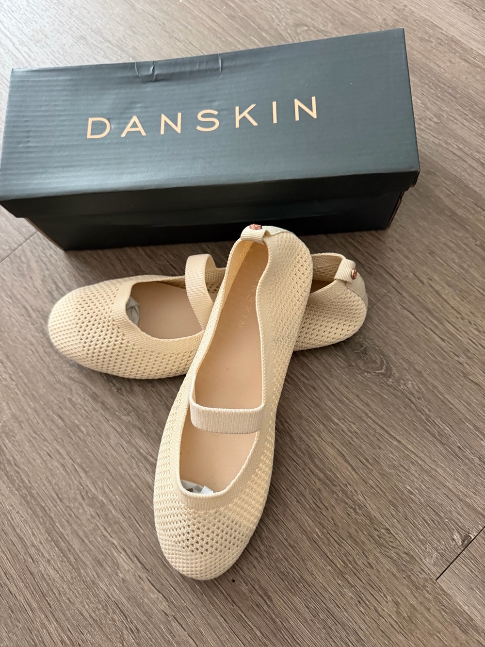 Danskin Beige Knit Mary Jane Flats with Elastic Strap